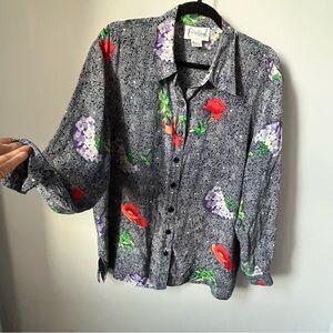 100% silk vintage Diane Von Furstenberg long sleeve  collared oversize blouse